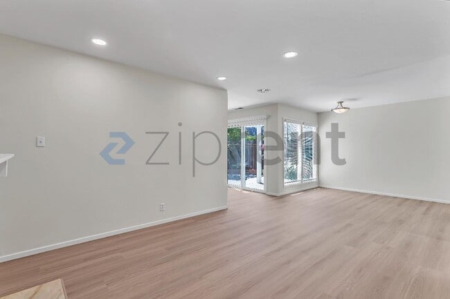 Building Photo - 500 Middlesex Rd