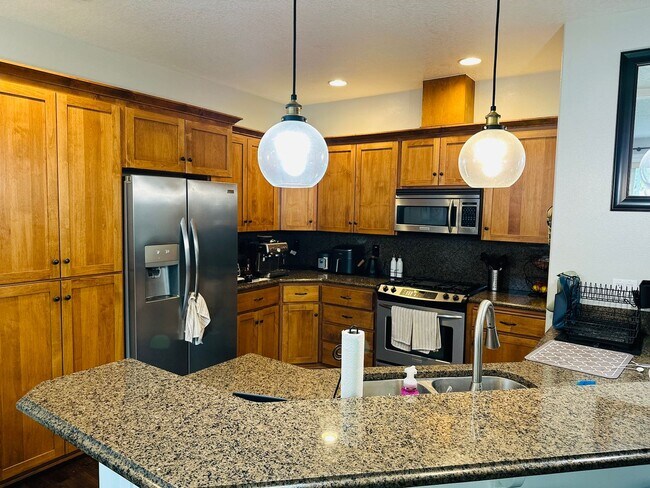 Building Photo - Charming Home in Great Location