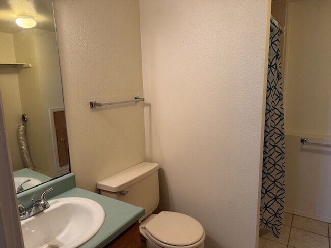 Building Photo - 1122 Barnes 315-317 Magpie Ln.