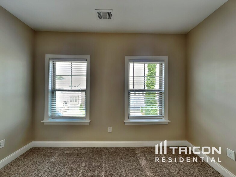 Building Photo - 2303 Mclean Chase