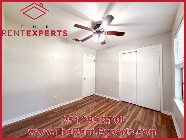 Building Photo - 2086 Mesa Dr