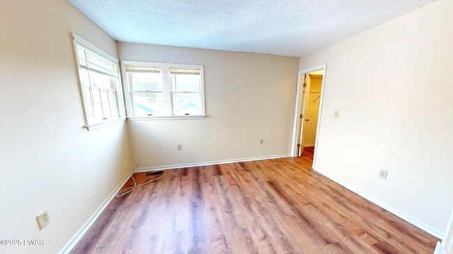 Building Photo - 4038 Somerset Ct