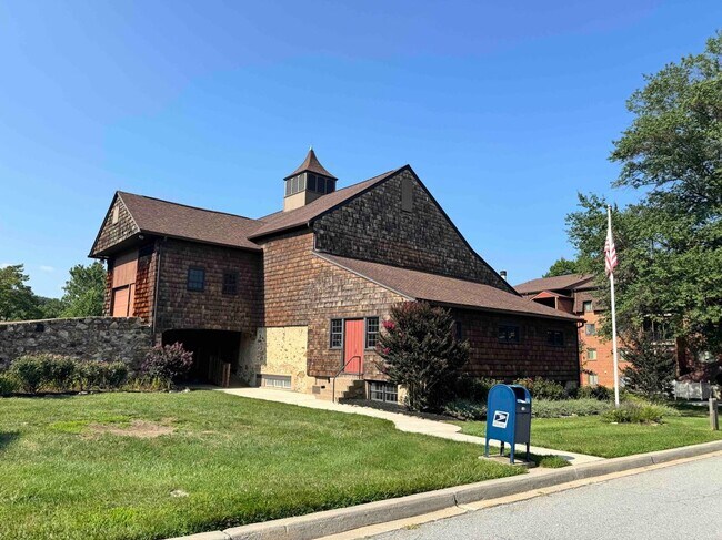 Building Photo - 3602 Rustic Ln