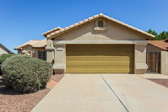 Building Photo - 2216 E Sherri Dr