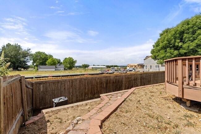 Building Photo - 2021 Falcon Ridge Dr
