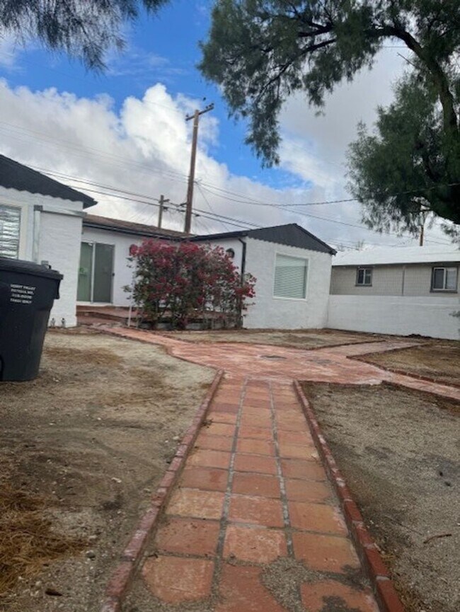 Building Photo - DHS6348