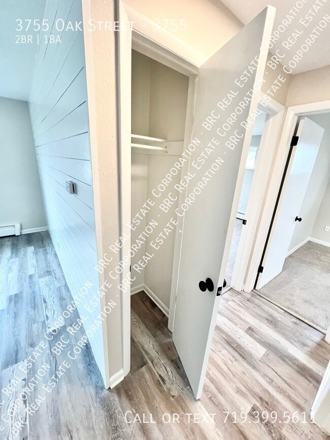 Building Photo - 3755 Oak St