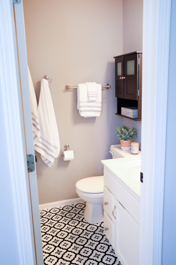 En suite bath - 1635 E 120th St