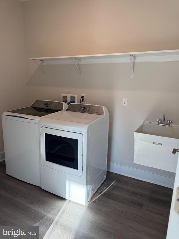 Building Photo - 3001 Justin Dr