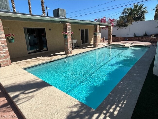 Building Photo - 3875 Hoopa Ln