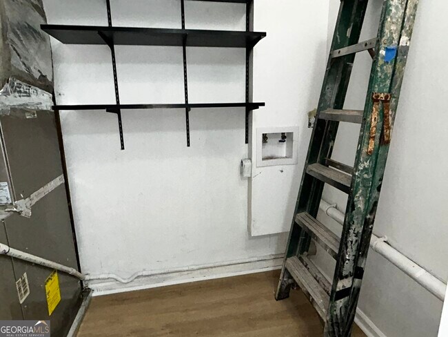 Building Photo - 155 Fay Dr