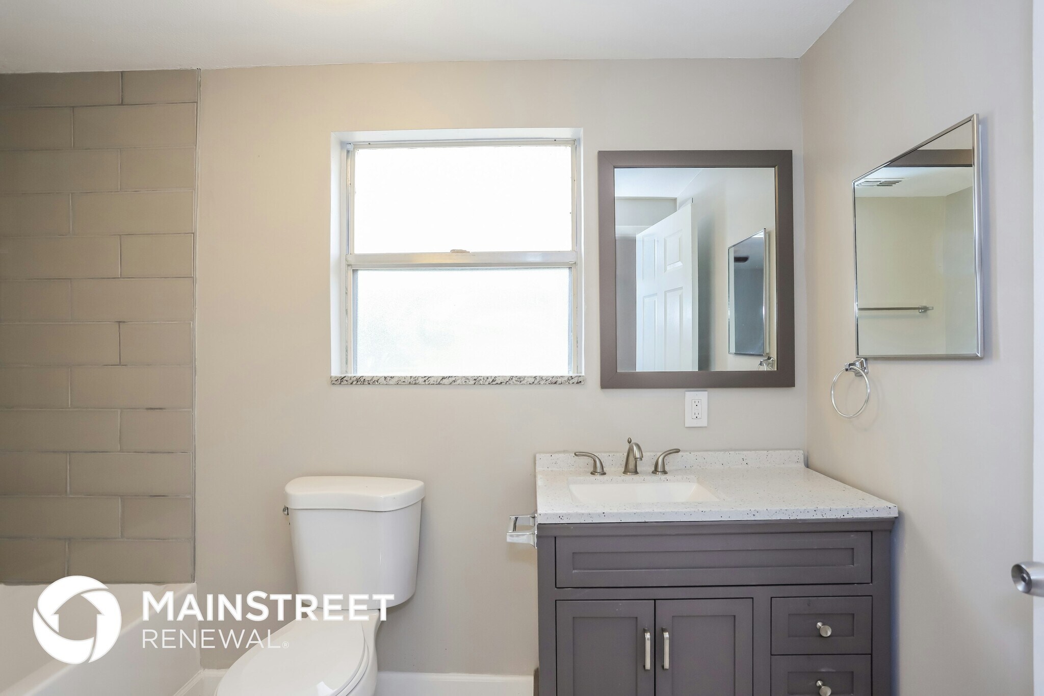 Building Photo - 1960 Cecil St