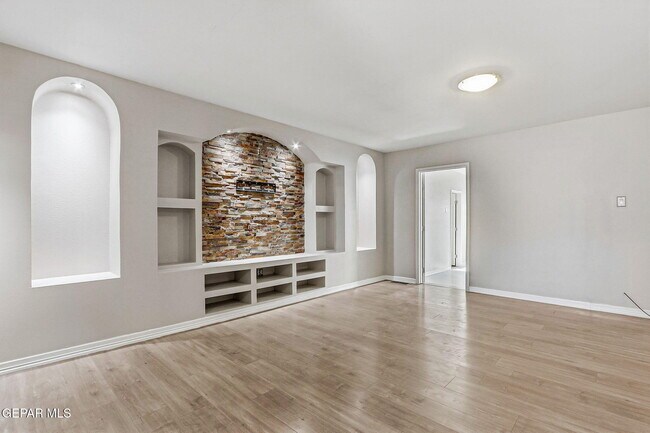 Building Photo - 4312 Wallington Dr