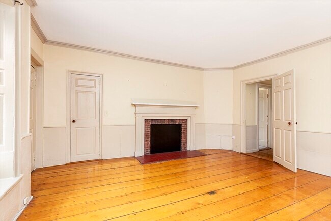 Building Photo - 137 Washington St
