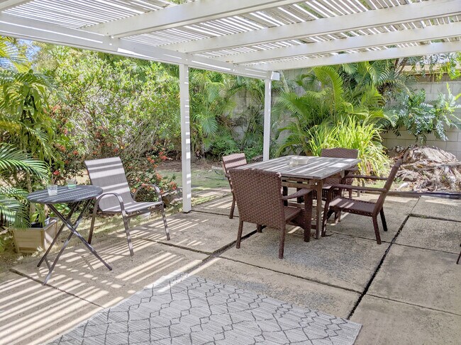 Garden view of private lanai - 426 Ilimano St