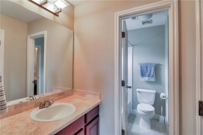 Building Photo - 14512 Broadwinged Hawk Dr
