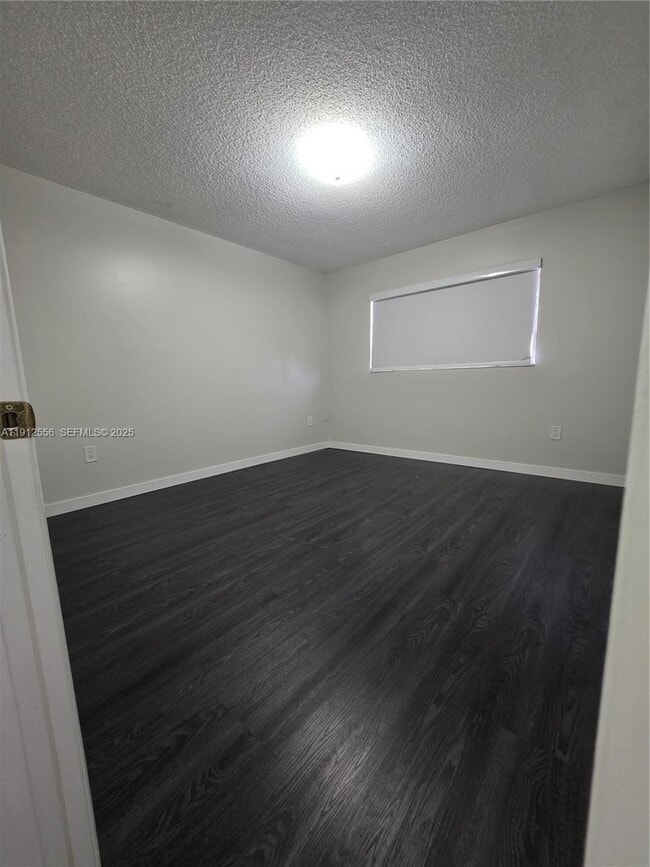 Building Photo - 111 SW 113th Ave