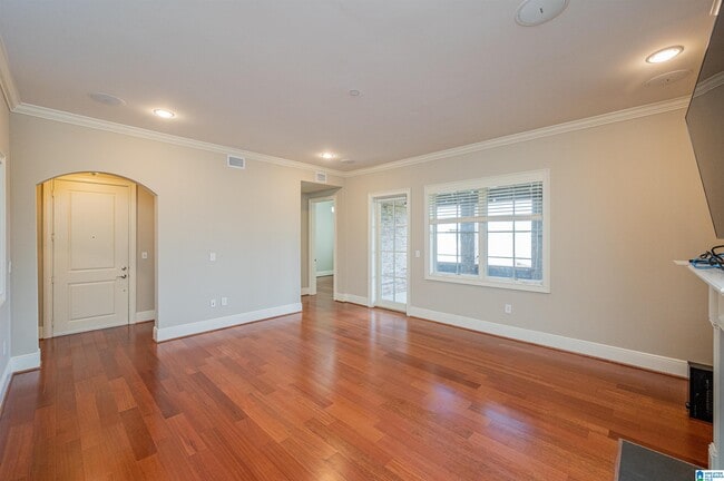 Building Photo - 350 19th St S