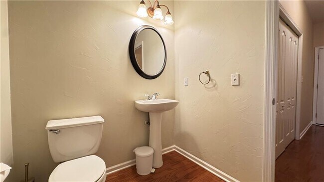 Building Photo - 506 Mirramont Pl