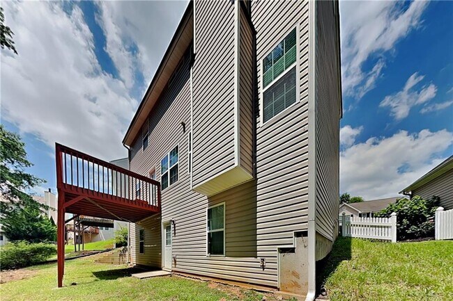 Building Photo - 28 Greystone Ridge