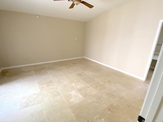 Building Photo - Briar Hill Beauty- Coming Soon