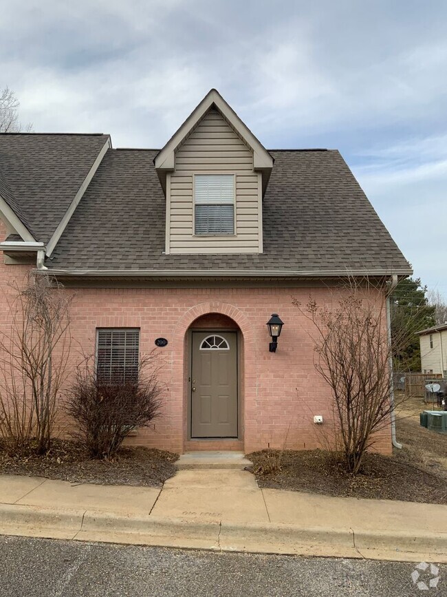 Building Photo - 2 bedroom 2 bath condo in West Oxford MS