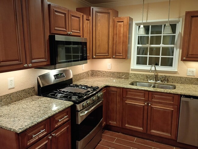 Building Photo - 4404 Monna St