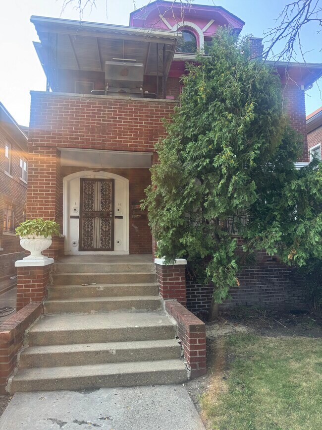 Primary Photo - 3040 Fullerton Ave