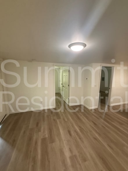 Building Photo - 604 Betty St