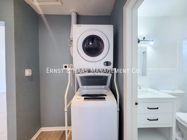 Building Photo - 14913 Mansel Ave