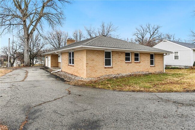 Building Photo - 5647 Antioch Rd