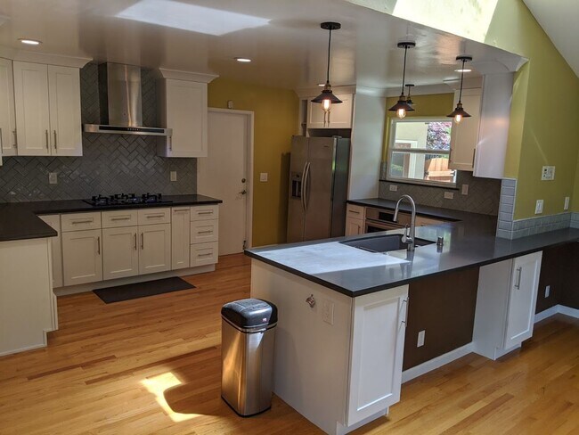 Building Photo - EMERALD HILLS - Premium updates thoughout including park like back yard