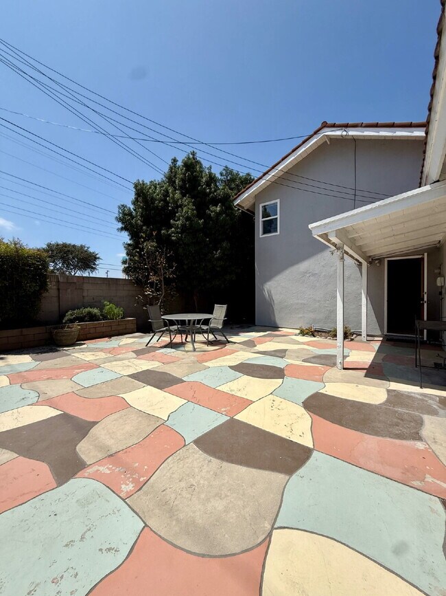 Building Photo - "Spacious 4-Bedroom Gem with 3 Full Baths in Cypress!"