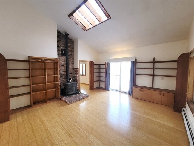 Building Photo - 46 Long Hill Rd