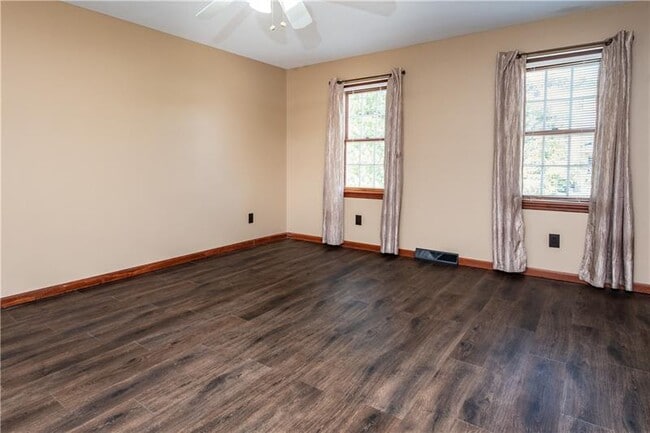 Building Photo - 238 Cumberland Dr
