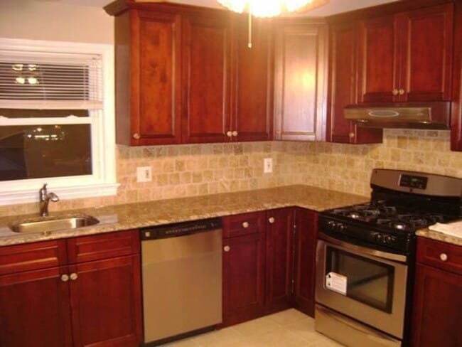 Primary Photo - 28 Wolfle St