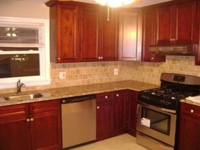 Building Photo - 28 Wolfle St