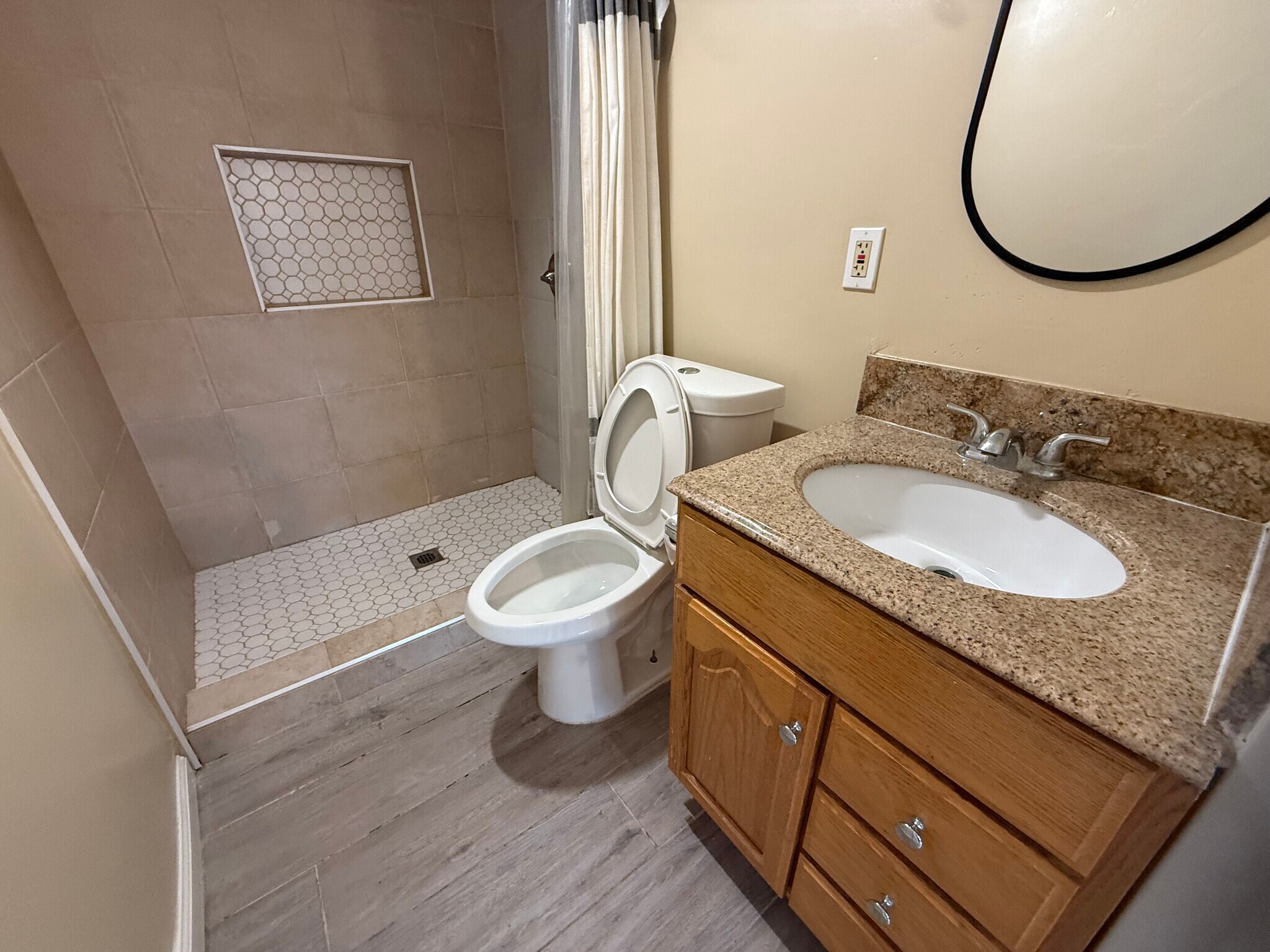 Building Photo - 4951 Campanile Dr