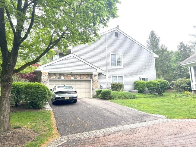 Building Photo - 1 Crabapple Ct