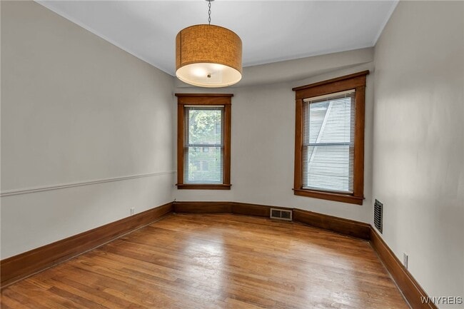 Building Photo - 1384 Amherst St