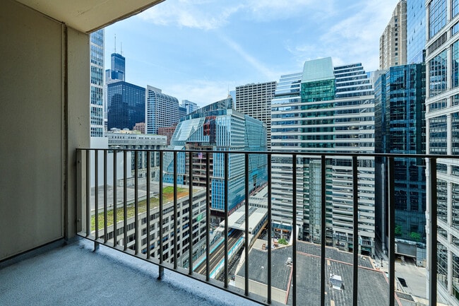 Building Photo - 200 N Dearborn St