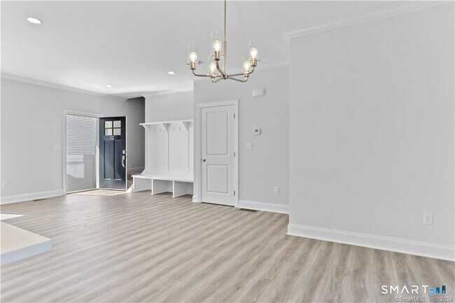 Building Photo - 348 Halley Ave