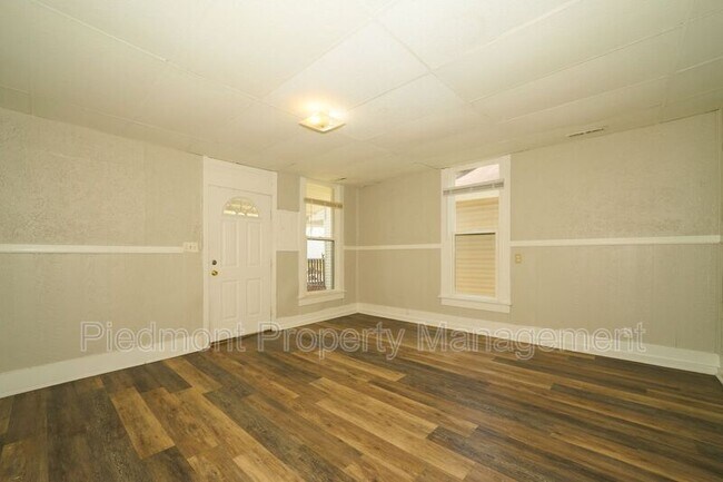 Building Photo - 329 W Locust St