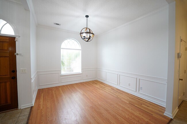 Building Photo - Available Soon!