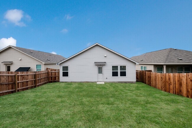 Building Photo - Stunning New 4-Bedroom Home with Upgrades in Mission del Lago.