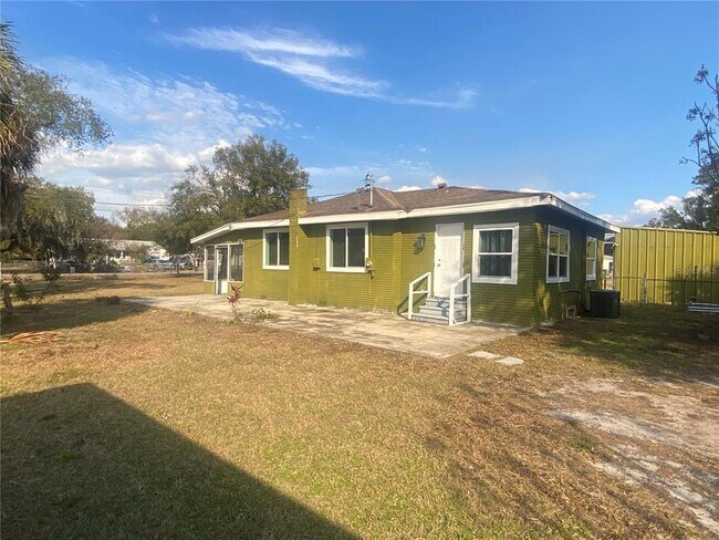 Building Photo - 2302 Cochran St