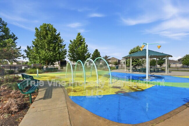 Building Photo - 2906 Millikan Dr