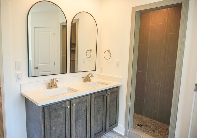 Building Photo - BRAND NEW 4 Bedroom, 2 Bath Home in Nettleton School District!