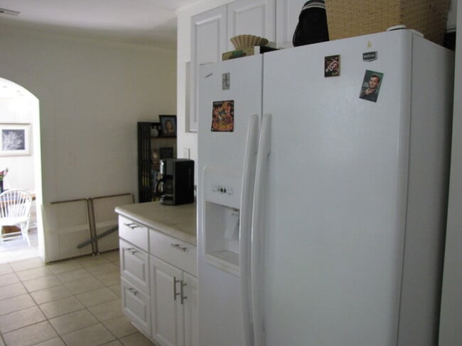 Building Photo - 3608 Knollwood Dr