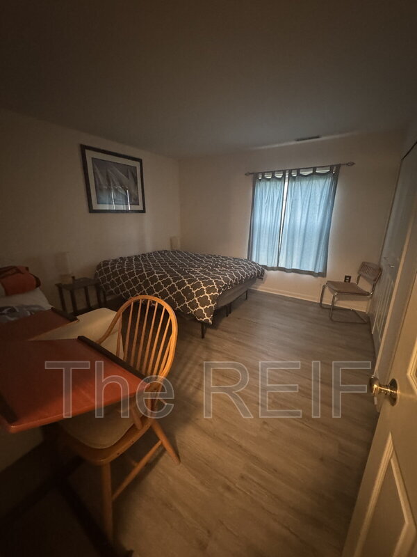 Building Photo - 15240 Silver Pkwy